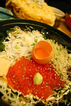 江ノ島とびっちょ いくらとしらすとじゃこの3色丼.jpg