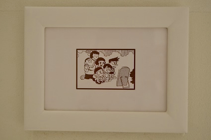 トイレ鏡前に飾られた絵藤子・F・不二雄ミュージアム.jpg