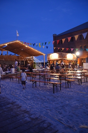 夜 BARエリア RedBrickResort2012.jpg
