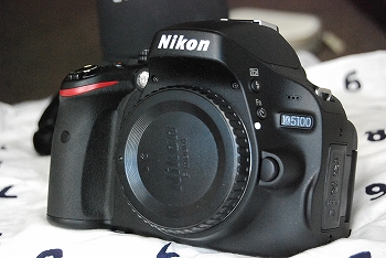 nikon D5100 BODY.jpg